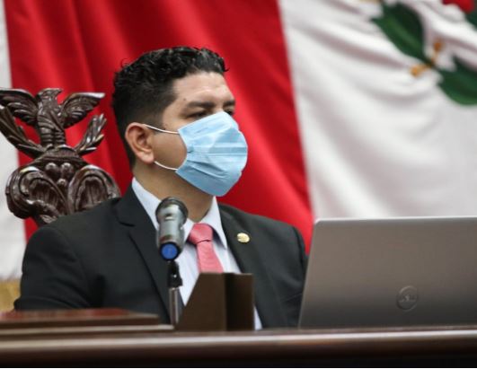 Impulsa Toño Madriz Internet como una Herramienta para el Acceso a la Educación