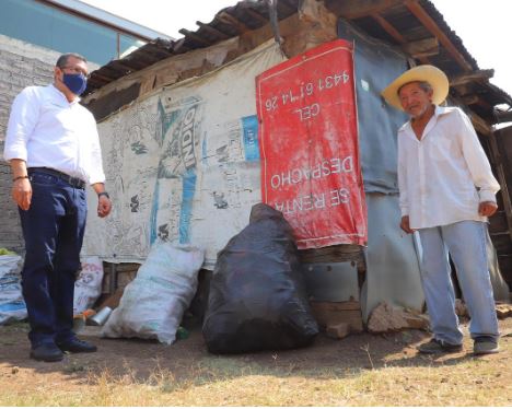 Entrega Sedesoh Apoyo Alimentario y Material de Construcción a Adulto Mayor