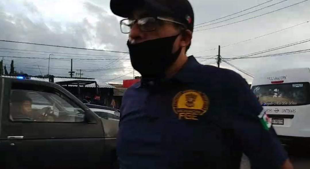 Agentes de la FGE agreden a periodista cuando realizaba una transmisión en vivo