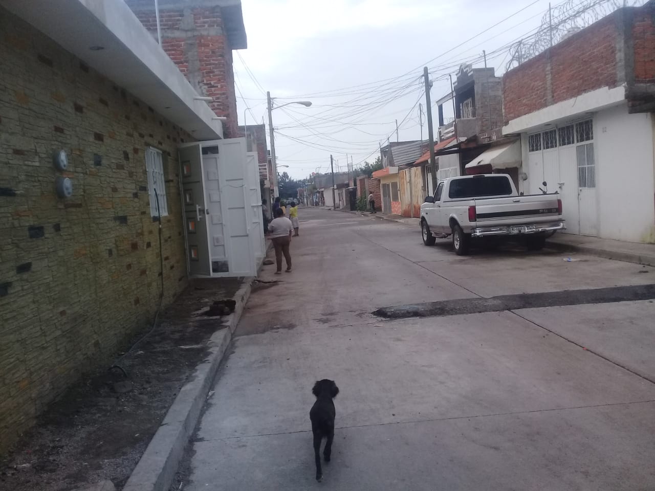 Presuntos pistoleros se enfrentan con policías