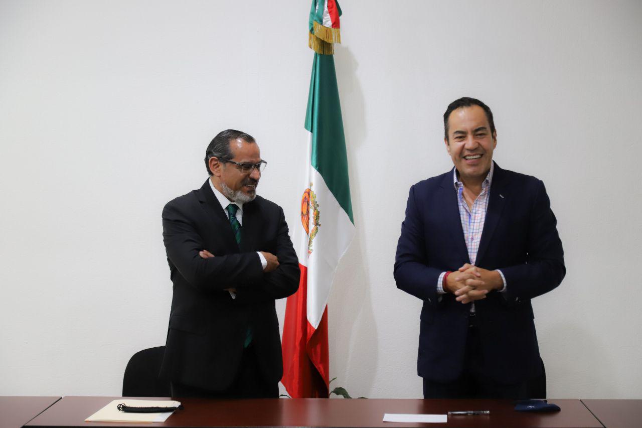 Da posesión Carlos Herrera a nuevo titular de la Consejería Jurídica