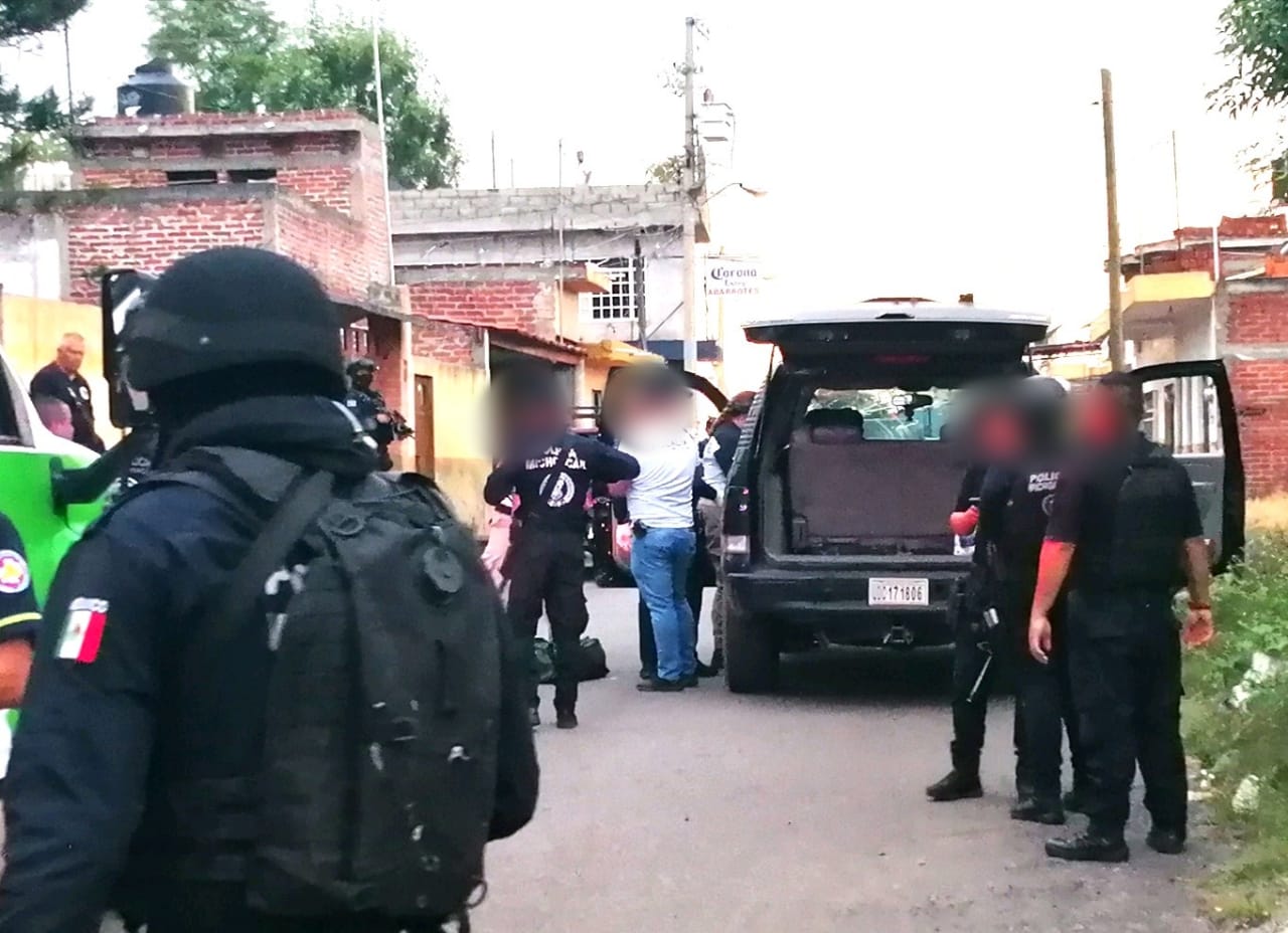 Lesionan a un sujeto en su camioneta