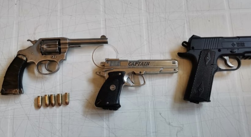 Detiene SSP a dos personas en posesión de más de medio kilo de metanfetamina y un arma de fuego