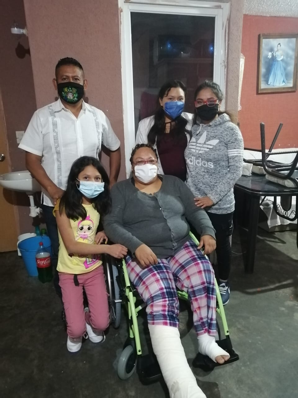 La asociación civil ‘Por Ti’ entrega apoyos a elementos de la Policía Michoacán
