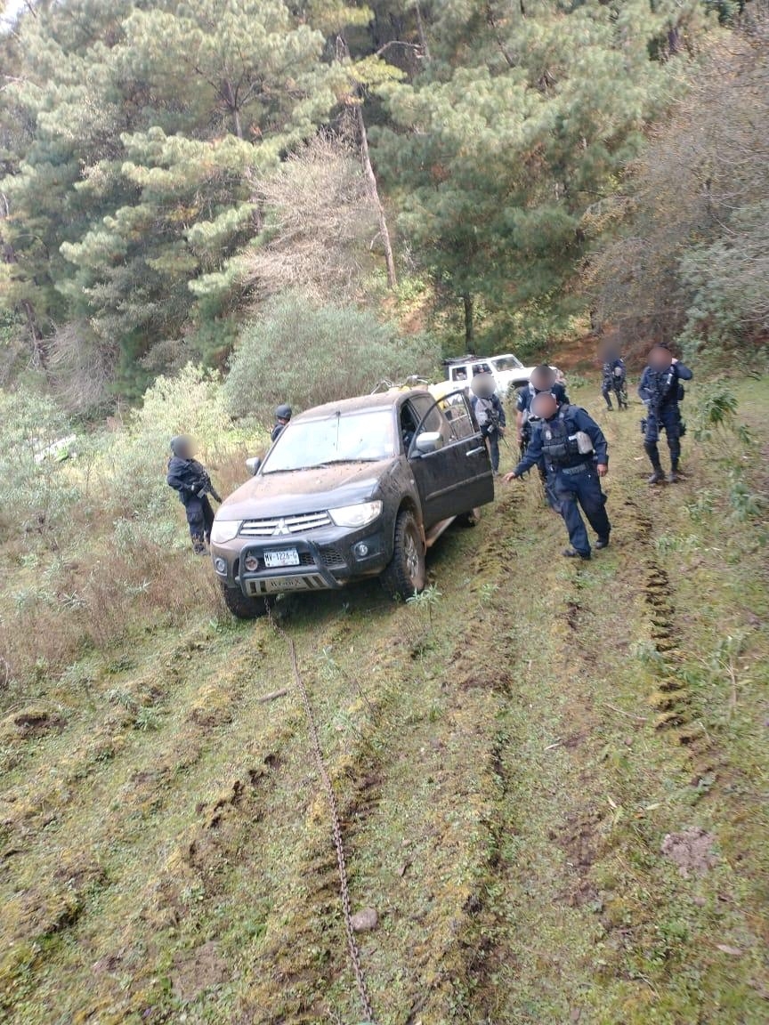 Destruye la SSP campamento y asegura seis vehículos implicados en hechos ilícitos