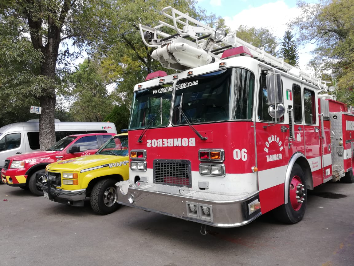 En situación crítica, bomberos de Michoacán y el país