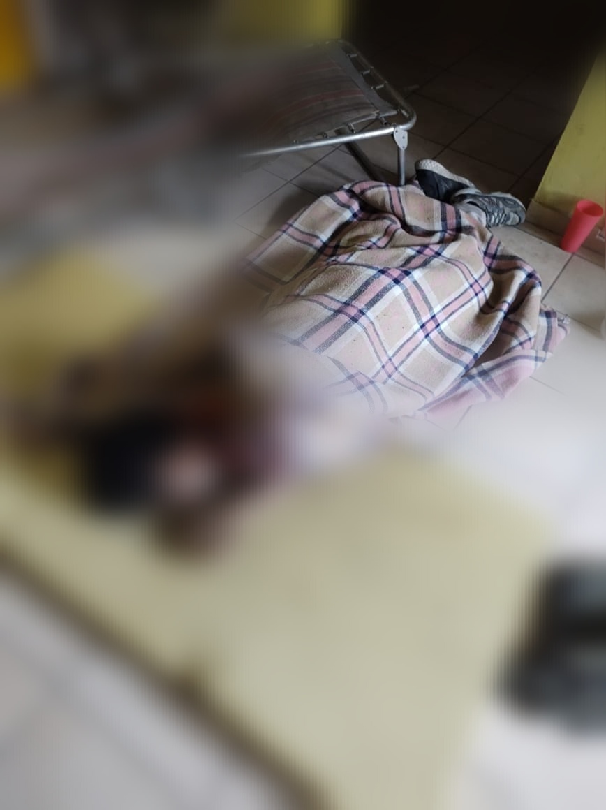 Localizan a un hombre sin vida dentro de un negocio de mariscos