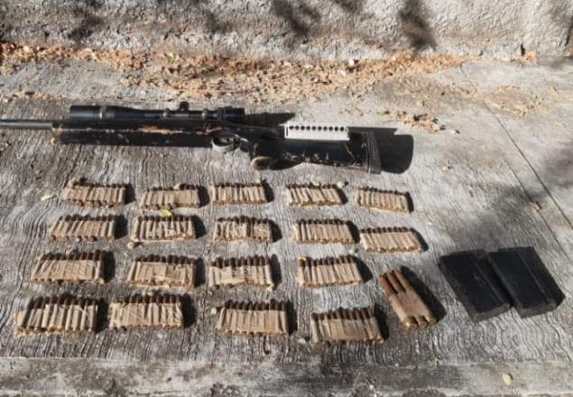 Aseguran SSP, Sedena y GN un fusil, 183 cartuchos útiles y un vehículo que cuenta con reporte de robo