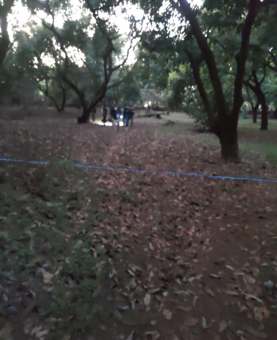 Asesinan a un hombre a balazos en una huerta de Caltzontzin