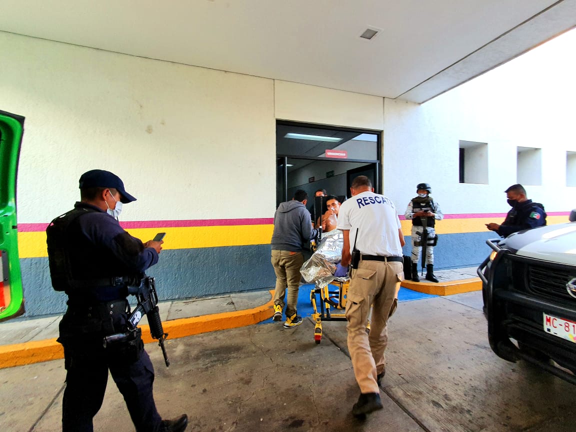 Atacan a balazos a un sujeto en el Infonavit Arboledas