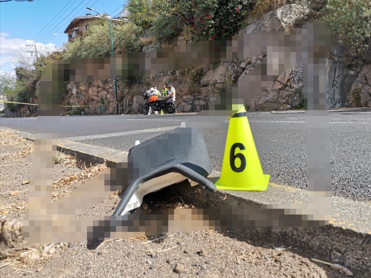 Muere motociclista al derrapar frente a Casa de Gobierno