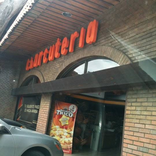 Asaltan tienda ‘Panoli’ en la calzada Ventura Puente
