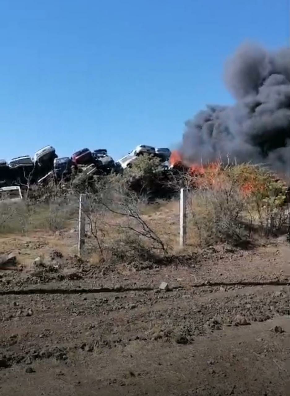 Se incendia un deshuesadero en la salida a Quiroga