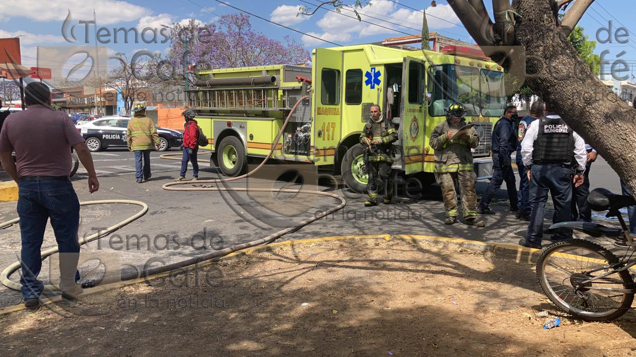 Incendio de dos vehículos moviliza a los bomberos esta tarde