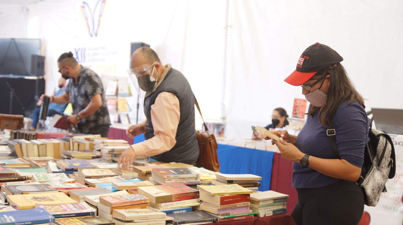 Libros, letras y voces, en la Feria del Libro