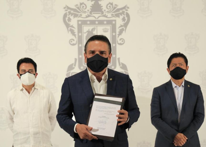 Silvano aureoles firma decreto que prohíbe el uso del fuego en actividades agrícolas