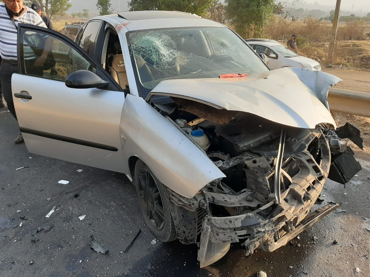 Choque de frente deja una persona muerta y tres lesionadas
