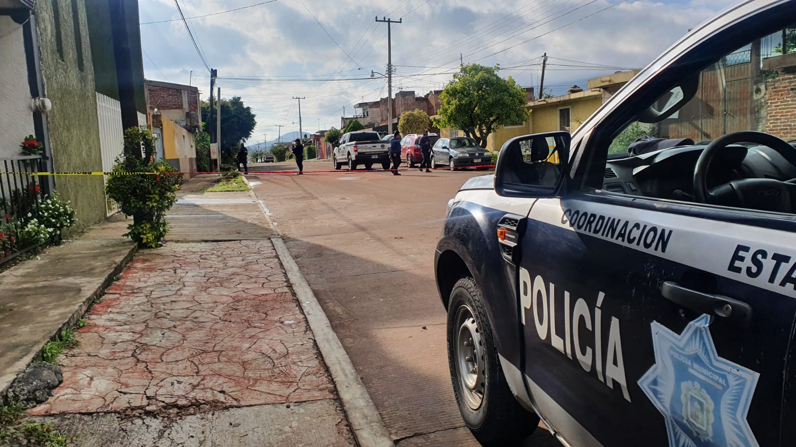 Cuando salía de su casa en Lomas del Bosque un sujeto fue asesinado