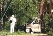 Hombre muere esta mañana al chocar contra un poste la camioneta que conducía
