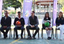 Alfonso Martínez visita San Nicolás Obispo para entregar útiles escolares y balones