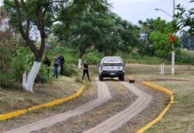 Tiran otro cadáver a un lado del camino que conduce a la presa de La Luz en Jacona