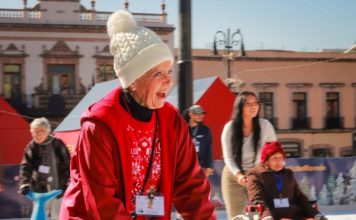 Pista de Hielo de Morelia sigue abierta para que disfruten grandes y pequeños